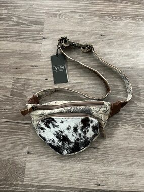 NWT Myra sling purse